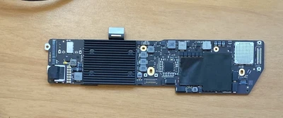 Logic Board MacBook Air 13 2019 A1932; 1,6 GHz i5; 8 GB; 512 GB +TouchID - Bild 1 von 3