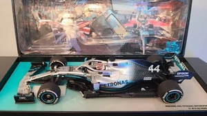 1/18 Minichamps 2019 Mercedes-Benz W10 Lewis Hamilton USA World Champion - Picture 1 of 2