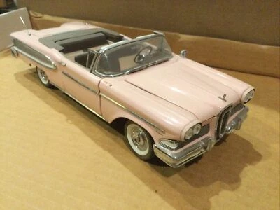 1958 Edsel Citation by Franklin Mint 1:24 scale Pink trunk & hood open - Image 1 of 4