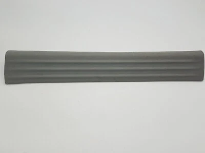 Buick Rendezvous 2002-2007 placa de moldura de umbral de puerta lateral del pasajero delantero derecho gris Foto 1 de 4