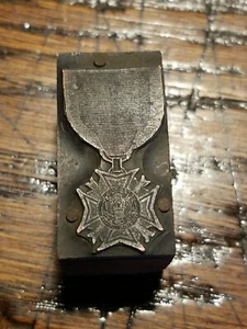 Vintage Letterpress Printing Block Advertising Logo- Medallion -B2 - Picture 1 of 8