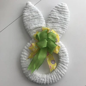 Handmade Easter Bunny Wreath/Door/Wall Hanging (Brand New) - Picture 1 of 2