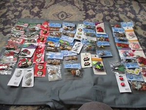 57.5 PKD. AND CARDS OF BUTTONS FOR CRAFTS - Picture 1 of 15