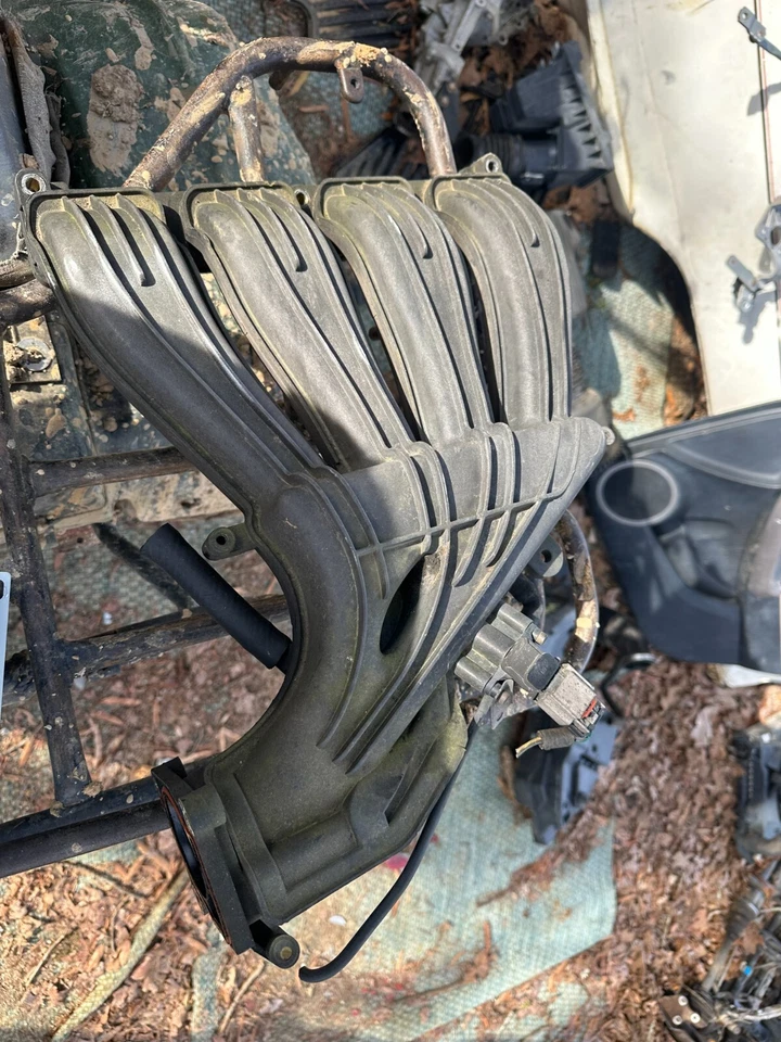 05-10 CHRYSLER PT CRUISER OEM 2.4 N/T COLECTOR DE ADMISIÓN SUPERIOR Foto 1 de 2