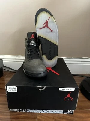 Talla 13 - Jordan 5 Retro Fear 2013 Foto 1 de 2