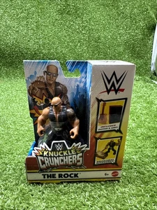 WWE Knuckle Crunchers "The Rock" With Sunglass 3" Wrestling Figur mit Gitarre/Verstärker - Bild 1 von 5
