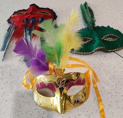 3 MARDI GRAS Green, Purple & Gold Feather Swan Masquerade Masks Halloween  - Image 1 of 4