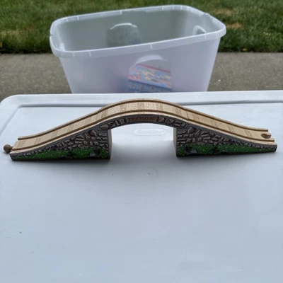 Thomas The Train Wooden Railway Maron Bridge Arched Stone Bridge 3 Piece Set - Image 1 of 2