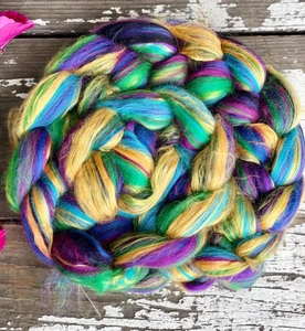 HARLEQUIN - Merino Mulberry Silk Blend Combed Top Wool Roving 4 oz - Picture 1 of 8