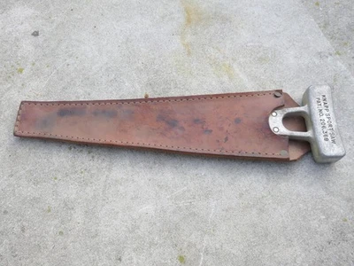 Sierra deportiva KNAPP usada, PAT. NO. 208.369 con funda Foto 1 de 4