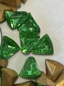 24 VINTAGE WEST GERMAN GLASS green 8x8x4mm  triangle GEMS JEWELS - Picture 1 of 13