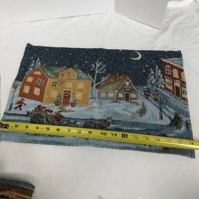 Juego de 4 manteles de mesa de tapiz RUNNER Winter Village escena de vacaciones trineo de caballos Foto 1 de 4