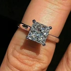 Anillo de compromiso solitario de 1 quilate de moissanita corte princesa oro blanco macizo de 10 quilates - Imagen 1 de 10