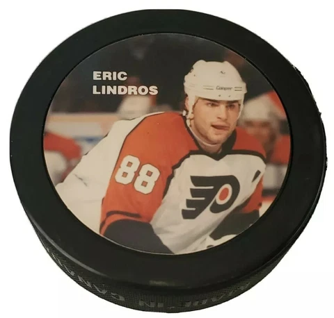 ERIC LINDROS #88 PHILADELPHIA FLYERS  VINTAGE NHL NHLPA INGLASCO OFFICIAL PUCK Cover