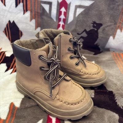 H&M SIZE 8.5 children’s Boots(Slightly Used)  - Image 1 of 4