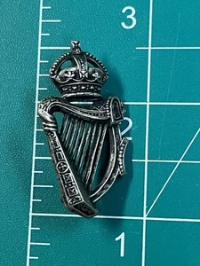 Obsolete Royal Irish  Constabulary Collar Badge King Crown - Picture 1 of 3