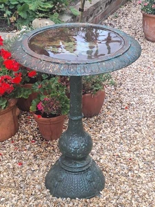 Decorative Vintage Weathered Cast Iron Garden Bird Bath 70cm Tall FREE UK P&P - Picture 1 of 12
