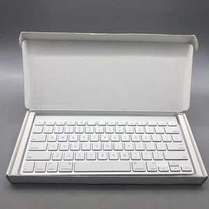 Genuine Apple Magic Keyboard | MC184E/B | A1314 In Box D39 - Picture 1 of 5
