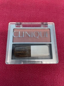 Clinique New Clover weich gepresster Puder Rouge 0,07 Oz kompakt mit Pinsel Reise - Bild 1 von 3