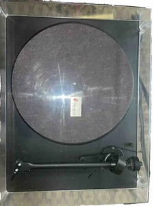Pro-Ject turntable record player - Picture 1 of 2