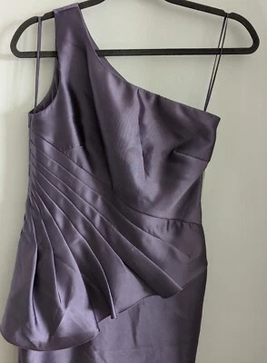 Nuevo con etiquetas Vestido Badgley Mischka Collection Un Hombro Volantes Plisado Lila Talla 2 Nuevo con Etiquetas Foto 1 de 4