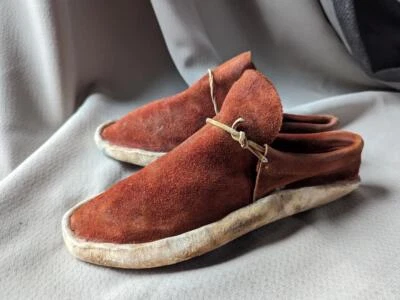 antique MOCCASIN shoes HANDCRAFTED rustic SIZE 9 vintage TRADING POST indian - Image 1 of 4