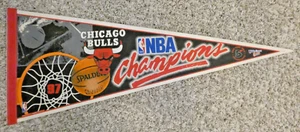 1997 - CHICAGO BULLS - WinCraft - 12" x 30" - Original PENNANT - NBA Champions - Picture 1 of 5