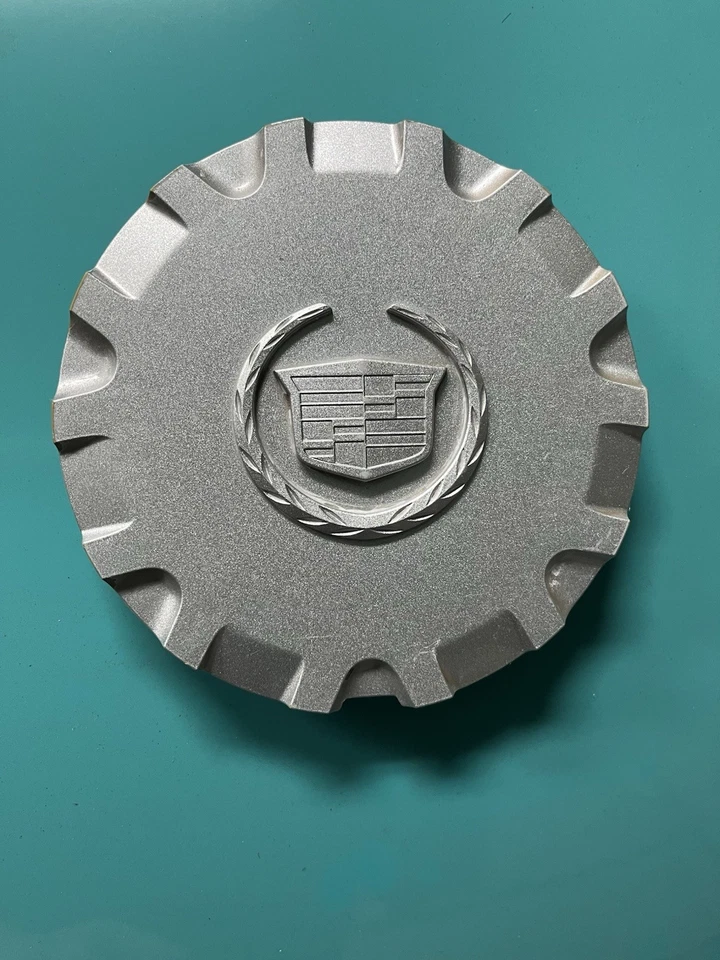 2003-2006 Cadillac SRX OEM 17" Silver Wheel Center Cap 9596272 - Image 1 of 4