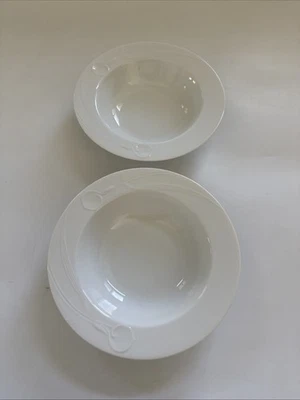 2 Vintage Mikasa Classic Flair Bowls Calla Lily Rimmed Pasta JAPAN Serving 10" - Image 1 of 4