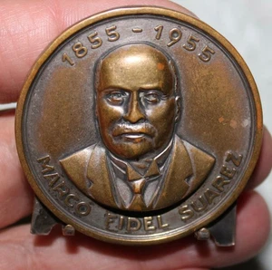 RARE 1855-1955 MARCO FIDEL SUAREZ 100TH ANNIVERSARY MEDAL W/STAND - Picture 1 of 4