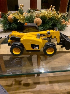 Bruder CAT telehandler grain bucket and bale grab - Image 1 of 4