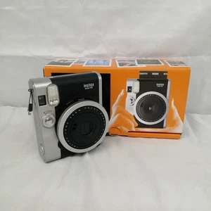 Fujifilm Instax mini 90 Neo Classic analoge Sofortbildkamera schwarz - Bild 1 von 13
