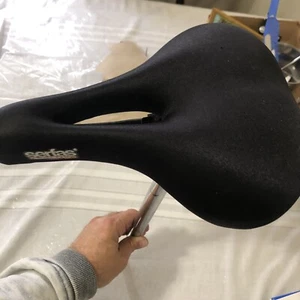 Serfas Reactive GEL Ergonomic Comfort Bicycle Saddle With Seatpost - Picture 1 of 12