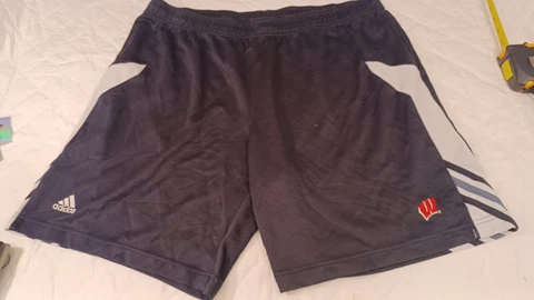 Adidas Shorts Mens Large Black Basketball NCAA Wisconsin Badgers Cover
