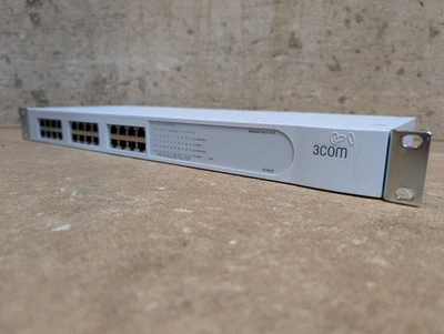 Switch 3Com 24 puertos Gigabit línea base capa 2 no administrado 2824 (3C16479) ¡PROBADO!! Foto 1 de 4