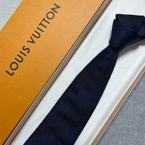 Louis Vuitton Silk Tie Navy Stripe Jacquard Made in Italy Luxury Mens Necktie - Picture 1 of 13