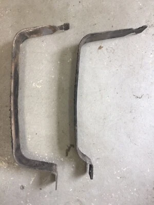 GMC Yukon XL 2004 correas para tanque de gasolina Foto 1 de 4