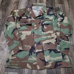 Cappotto da campo esercito caldo uomo medio lungo bosco mimetico BDU più toppe - Foto 1 di 12