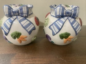FITZ & FLOYD PETITS VEGS Blue Bow Vegetables - Salt & Pepper Set - Picture 1 of 4