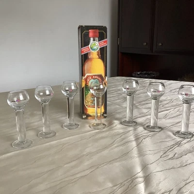 40 Jahre alter Linie Aquavit + 7 Gläser – Geschenk zum Geburtstag/Jubiläum - Bild 1 von 4