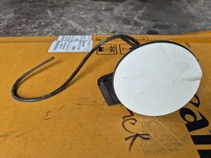 Fiat Grande Punto / Evo Mk3 Tankklappe & Deckel 07-16, weiß 249 - Bild 1 von 5