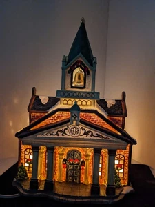Galleria Weihnachtsdorf handbemalt beleuchtet Kirche Feiertag Porzellan  - Bild 1 von 6