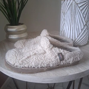LL Bean Women's Ivory Knit Wicked Good Fleece Lined Cozy Slippers Size 9M - Picture 1 of 11