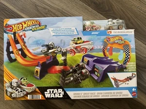 Hot Wheels Racer Verse Star Wars Grogu Vs: The Mandalorian Playset - Picture 1 of 6