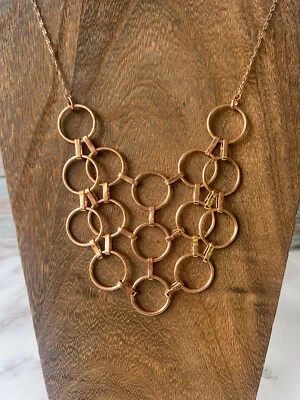 Collar Babero Cota de Malla Rosa, 18" (Exceso de Stock Gallo / Aureus + Diseño Argent / BR) Foto 1 de 4