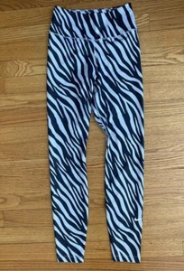 Nike One Icon Clash Leggings Women’s XS Black White 7/8 length Activewear NWT - Picture 1 of 8