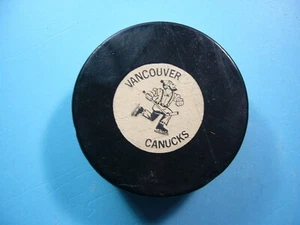1960'S CONVERSE VANCOUVER CANUCKS OFFICIAL MADE IN CANADA WHL HOCKEY PUCK NICE!! - Picture 1 of 6