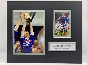 Exhibición de fotos firmada por Didier Deschamps Francia RARO + CERTIFICADO DE AUTENTICIDAD COPA DEL MUNDO 1998 - Imagen 1 de 4
