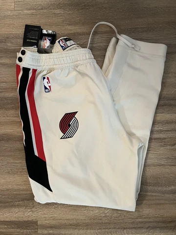 Nike Portland Trail Blazers Therma Flex Team Beige Pants Men XL TALL CD5497-120 Cover