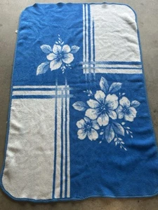 Vintage San Marcos Decke schwer blau weiß Hibiskus wendbar 84" x 55" - Bild 1 von 6